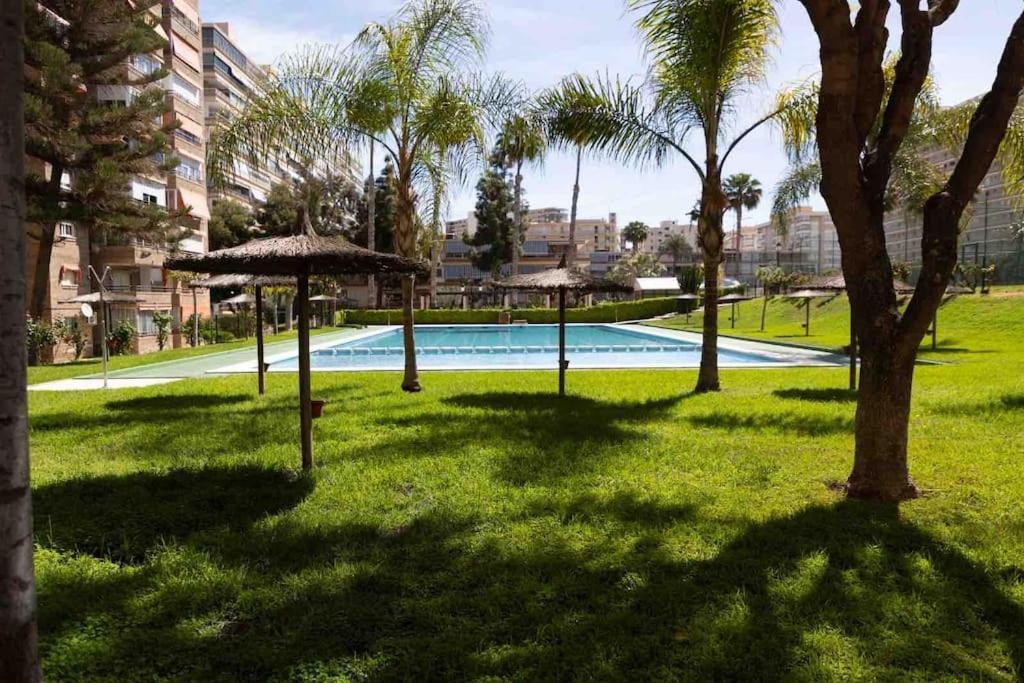 Gran Apartamento, Aire Acondicionado, Piscina Y Parking Gratuito Apartment Alicante Exterior photo