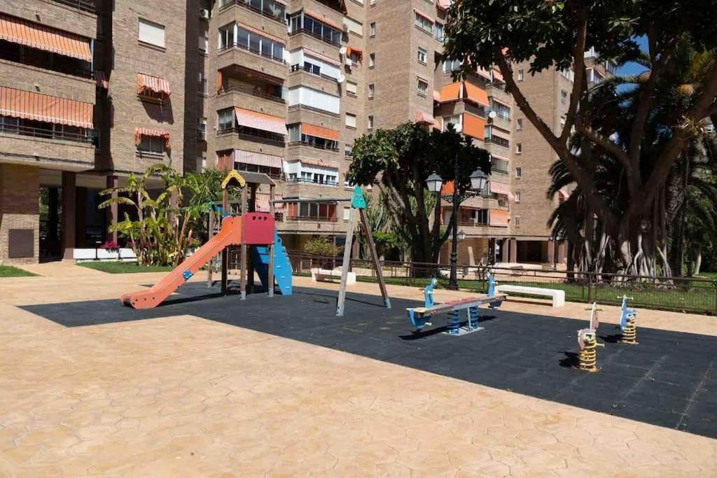 Gran Apartamento, Aire Acondicionado, Piscina Y Parking Gratuito Apartment Alicante Exterior photo